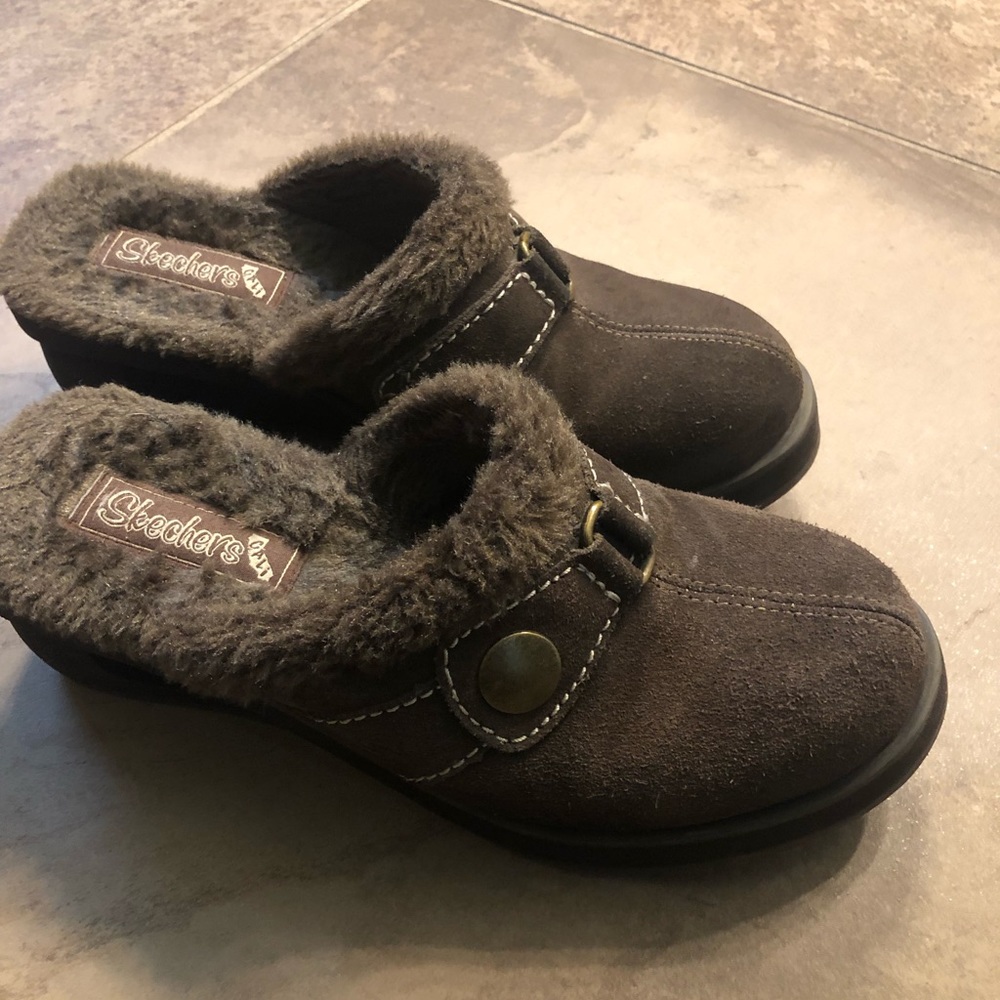 Sketchers lined clogs. Worn very little.